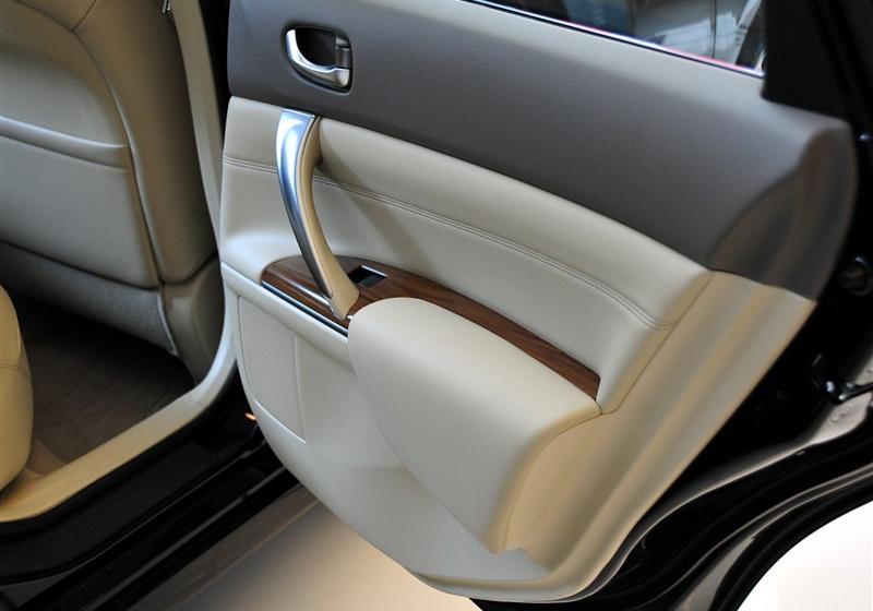 东风日产 天籁 2011款 2.0L XL荣耀版