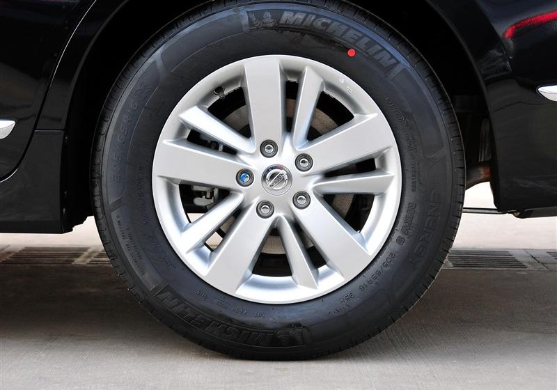 东风日产 天籁 2011款 2.0L XL荣耀版