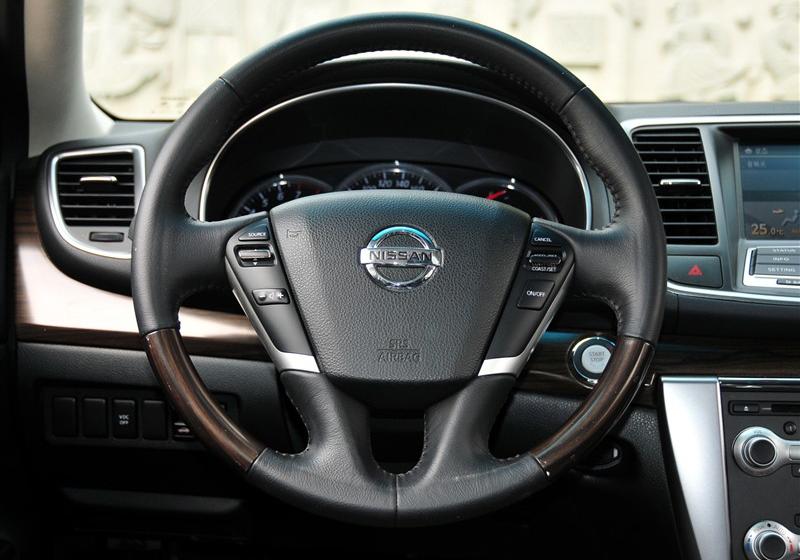 东风日产 天籁 2011款 公爵 2.5L XV 尊雅版