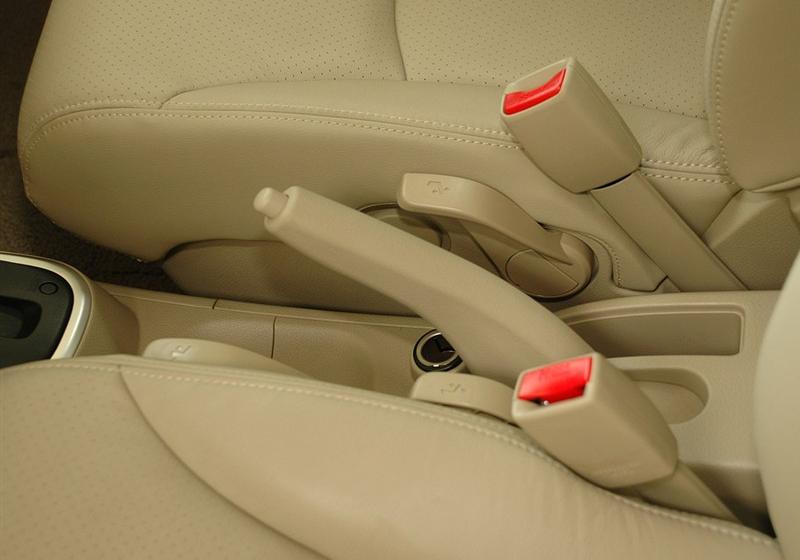 东风日产 颐达 2008款 1.6 自动尊贵型