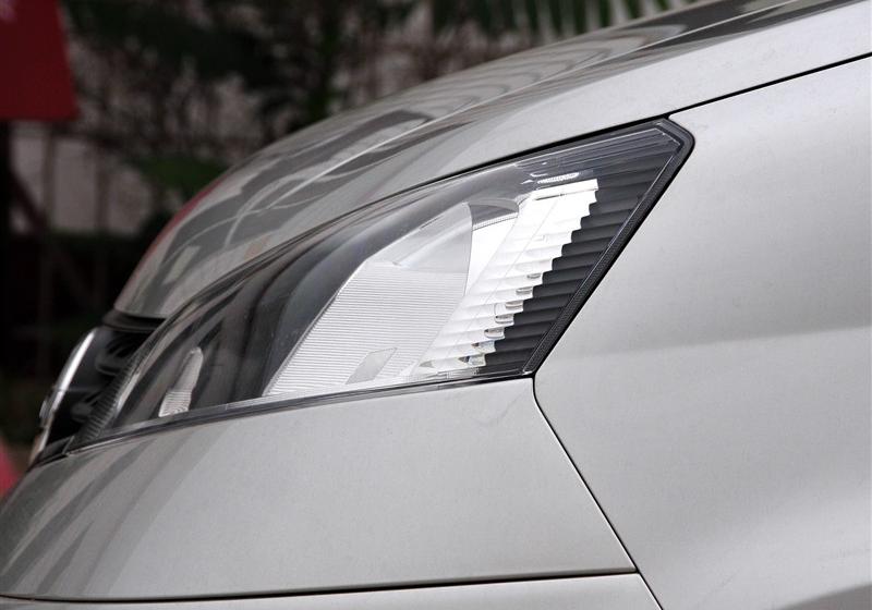 郑州日产 日产NV200 2011款 1.6 尊贵型 223座