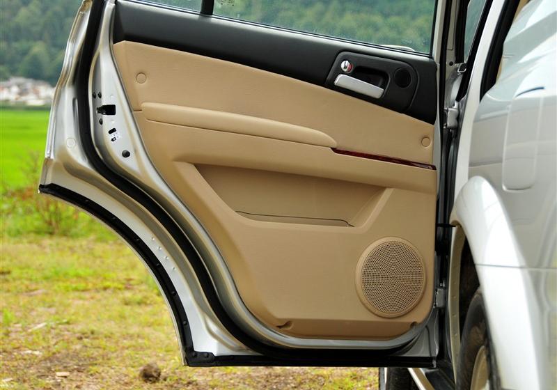 上海汽车 荣威W5 2011款 3.2L 4WD 尊域版