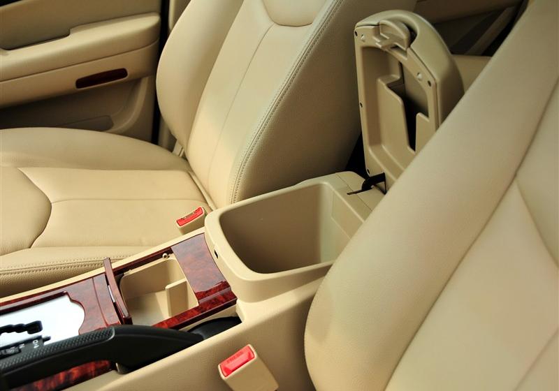 上海汽车 荣威W5 2011款 3.2L 4WD 尊域版