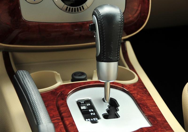 上海汽车 荣威W5 2011款 3.2L 4WD 尊域版