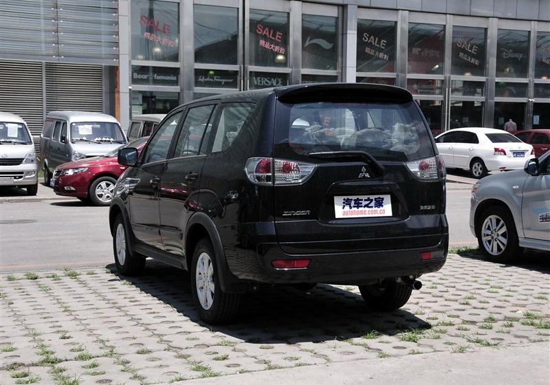 东南汽车 君阁 2011款 2.0 手动挡豪华型