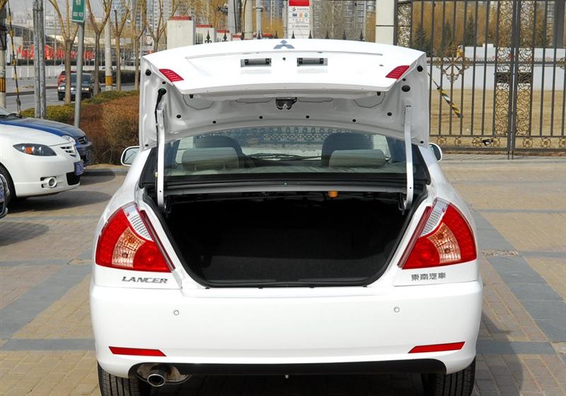 东南汽车 蓝瑟 2010款 卓越版 1.6MT 舒适型