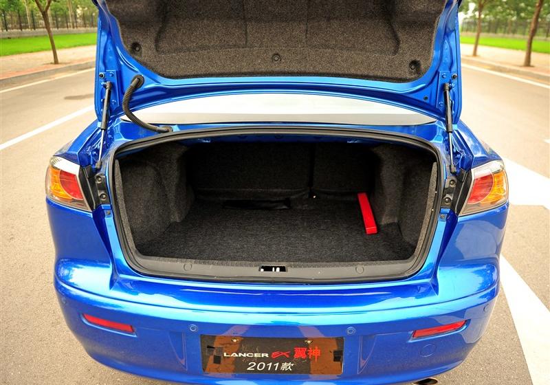 东南汽车 三菱翼神 2011款 1.8L 致尚版豪华型CVT