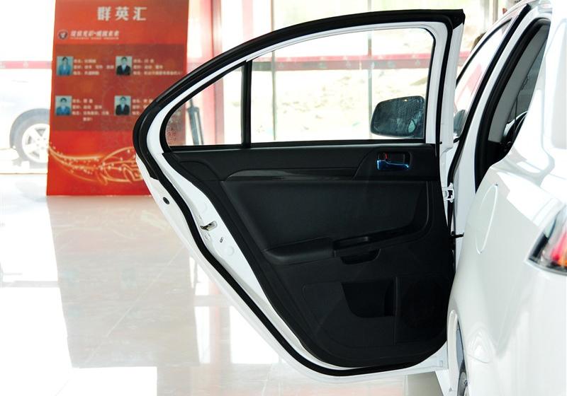 东南汽车 三菱翼神 2011款 2.0L 致炫版舒适型MT