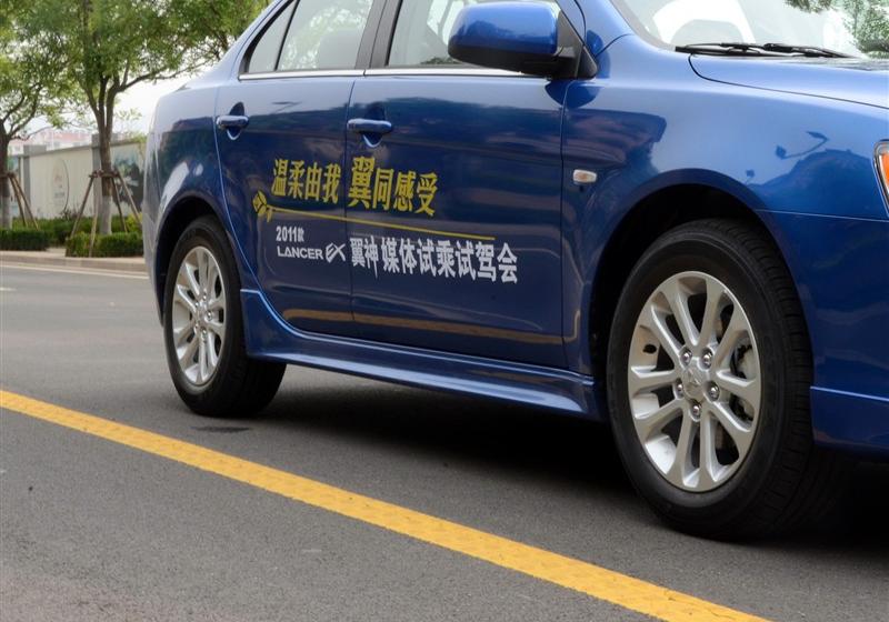 东南汽车 三菱翼神 2011款 2.0L 致炫版旗舰型CVT
