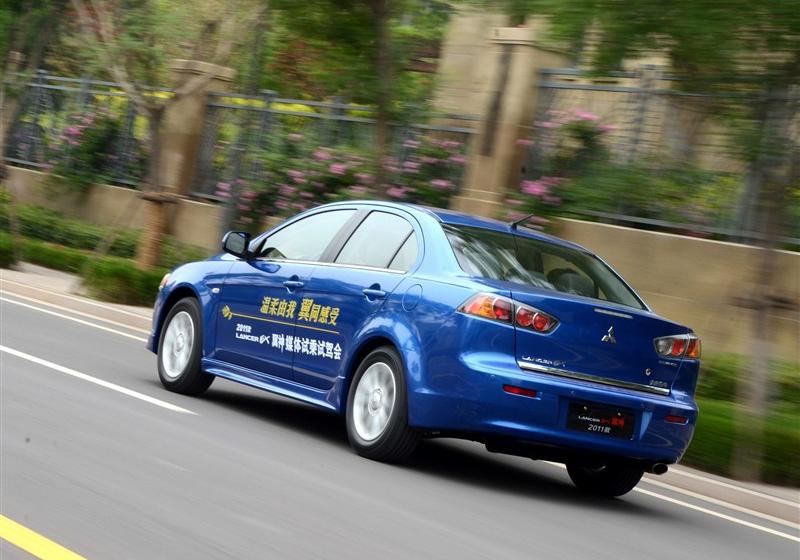 东南汽车 三菱翼神 2011款 2.0L 致炫版旗舰型CVT