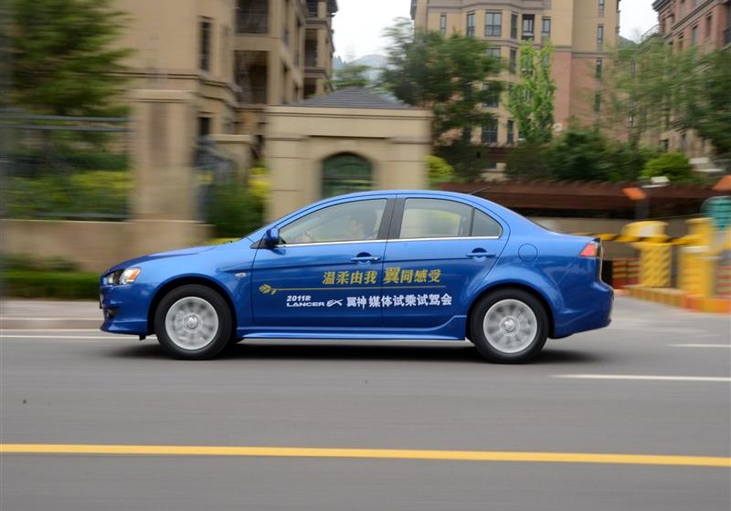 东南汽车 三菱翼神 2011款 2.0L 致炫版旗舰型CVT