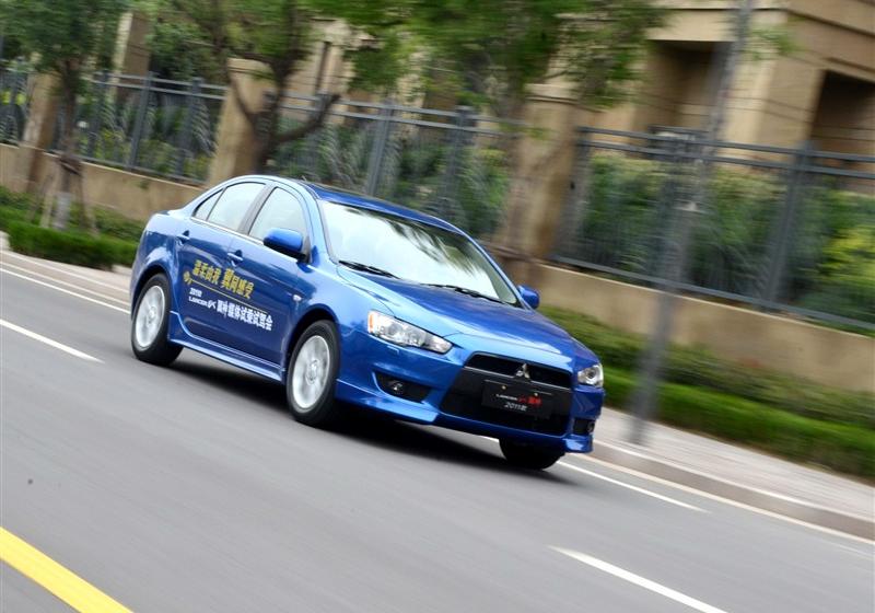 东南汽车 三菱翼神 2011款 2.0L 致炫版旗舰型CVT