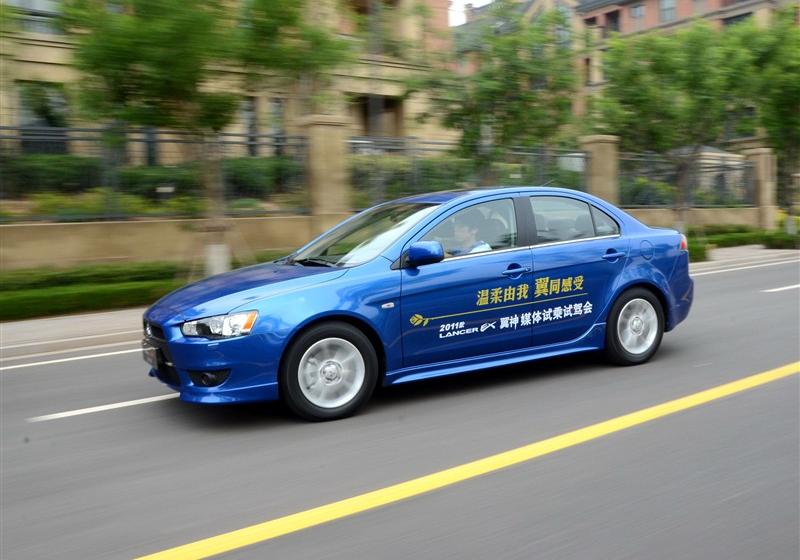 东南汽车 三菱翼神 2011款 2.0L 致炫版旗舰型CVT