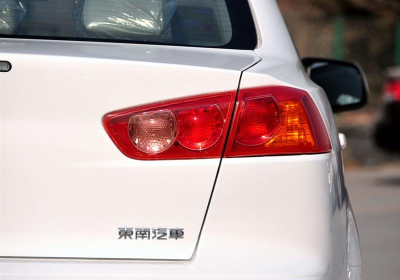 东南汽车 三菱翼神 2010款 1.8L 时尚版舒适型CVT