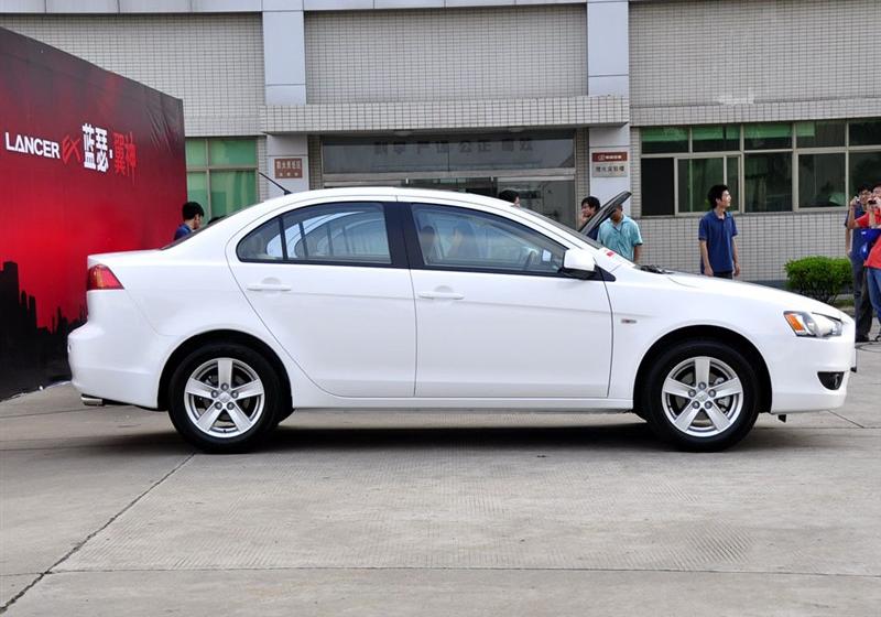 东南汽车 三菱翼神 2010款 1.8L 时尚版豪华型CVT