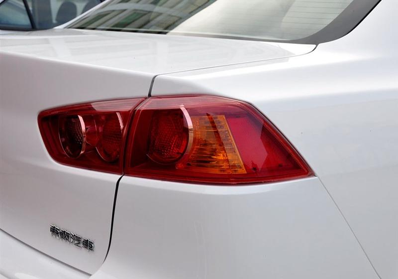 东南汽车 三菱翼神 2010款 1.8L 时尚版豪华型CVT