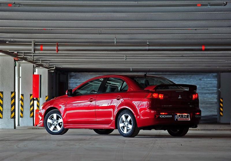 东南汽车 三菱翼神 2010款 2.0L 运动版旗舰型CVT