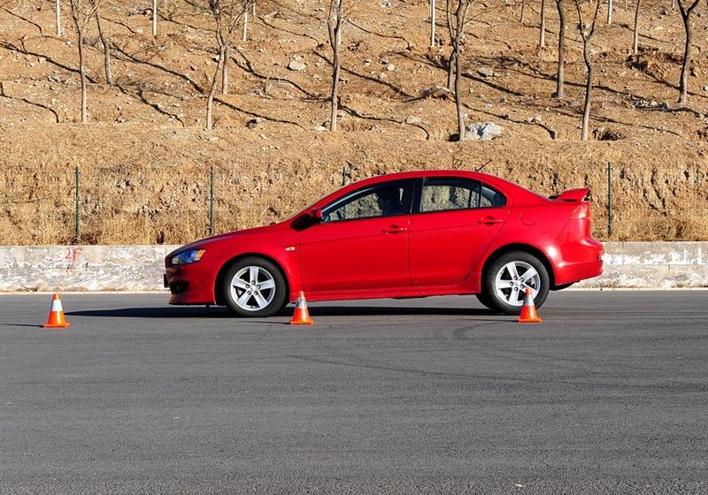 东南汽车 三菱翼神 2010款 2.0L 运动版旗舰型CVT