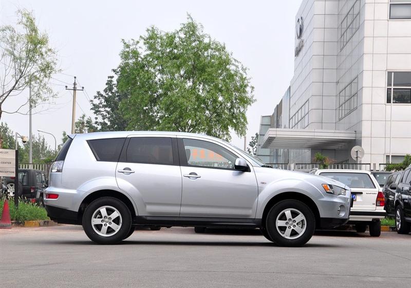 三菱(进口) OUTLANDER EX 2010款 劲界 2.0 休闲版
