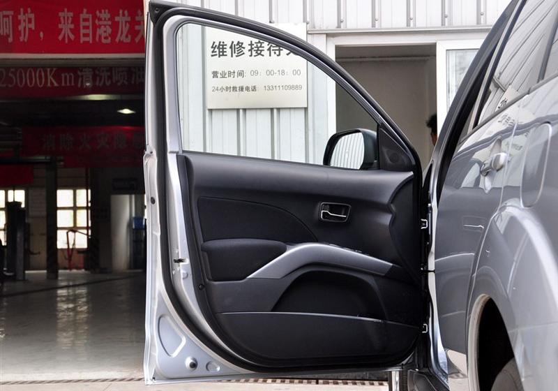 三菱(进口) OUTLANDER EX 2010款 劲界 2.0 休闲版