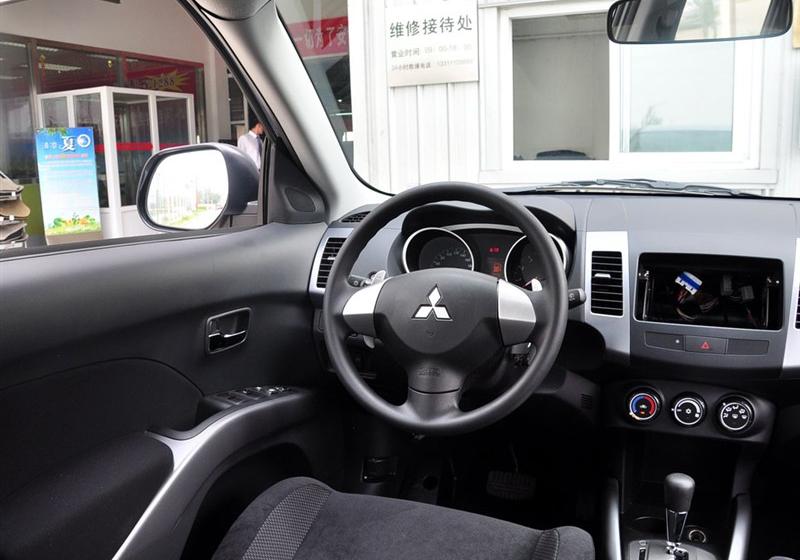 三菱(进口) OUTLANDER EX 2010款 劲界 2.0 休闲版