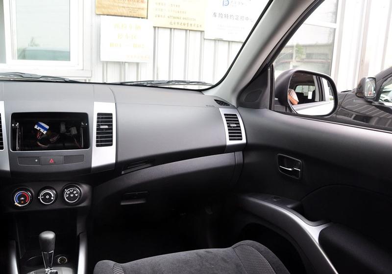 三菱(进口) OUTLANDER EX 2010款 劲界 2.0 休闲版