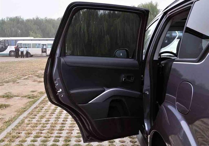 三菱(进口) OUTLANDER EX 2010款 劲界 2.4 时尚版