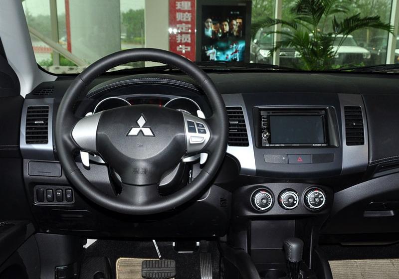 三菱(进口) OUTLANDER EX 2010款 劲界 3.0 豪华版