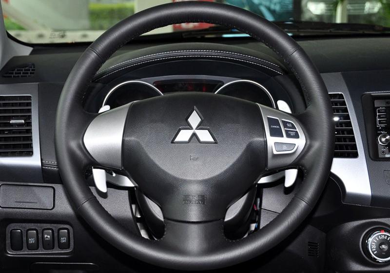 三菱(进口) OUTLANDER EX 2010款 劲界 3.0 豪华版