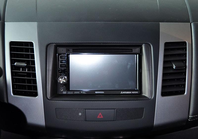 三菱(进口) OUTLANDER EX 2010款 劲界 3.0 豪华版