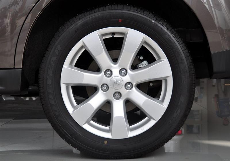 三菱(进口) OUTLANDER EX 2010款 劲界 3.0 豪华版