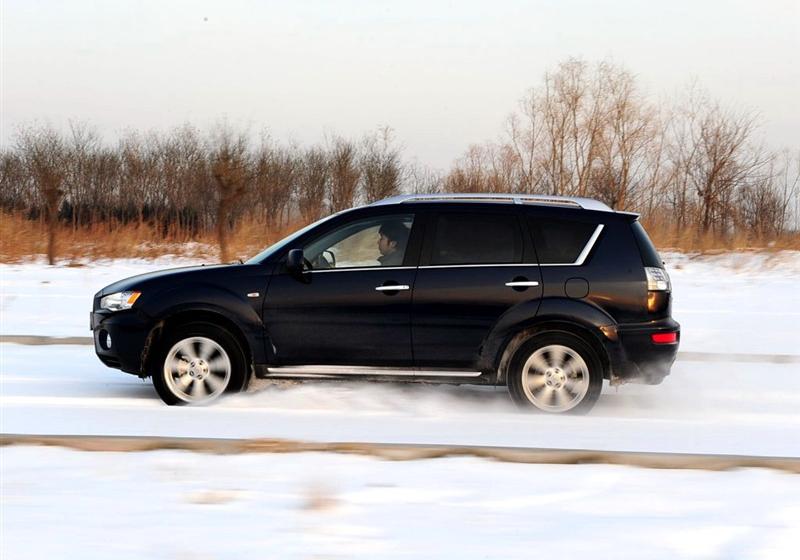 三菱(进口) OUTLANDER EX 2010款 劲界 3.0 精英GT版