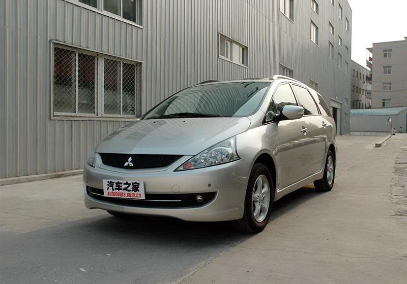 三菱(进口) 格蓝迪 2009款 2.4 七座舒适版
