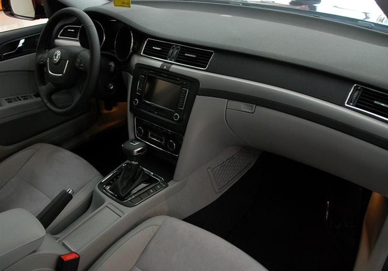 上海大众斯柯达 昊锐 2009款 1.8TSI AT尊雅版
