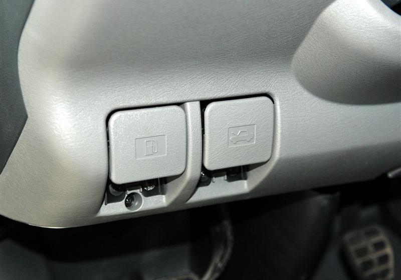 奇瑞汽车 威麟H3 2011款 2.0T 豪华型