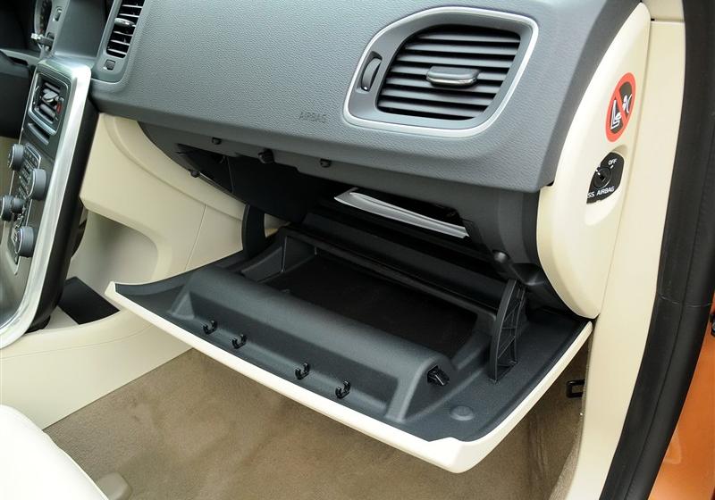 沃尔沃(进口) 沃尔沃S60 2012款 1.6T DRIVe 智雅版
