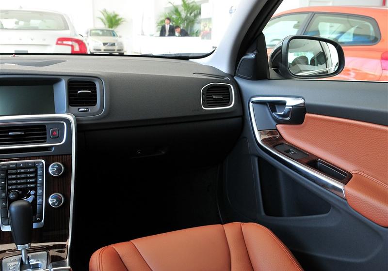 沃尔沃(进口) 沃尔沃S60 2011款 3.0 T6 AWD 智尊版