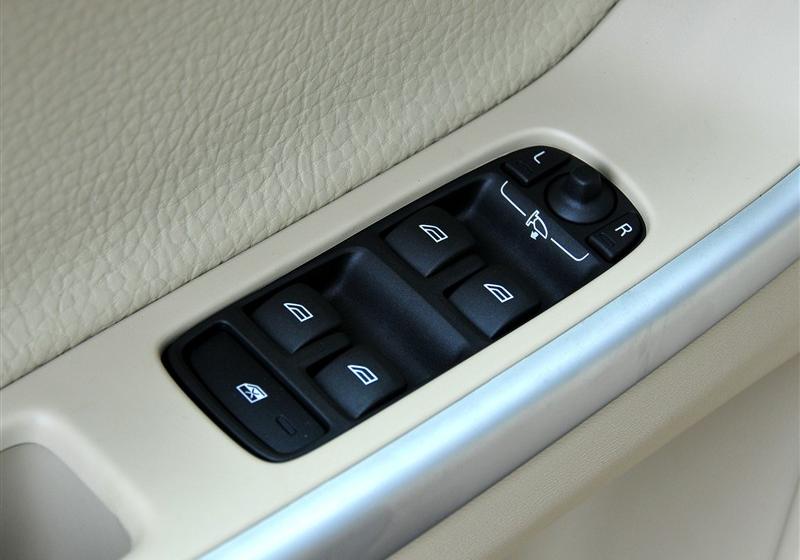 沃尔沃(进口) 沃尔沃XC60 2012款 3.0 T6 AWD舒适版
