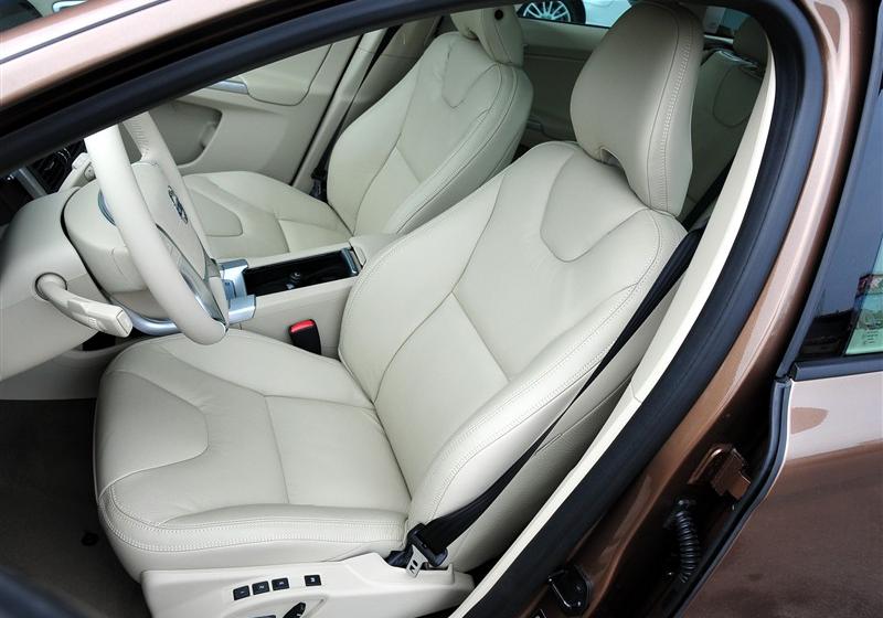 沃尔沃(进口) 沃尔沃XC60 2012款 3.0 T6 AWD舒适版