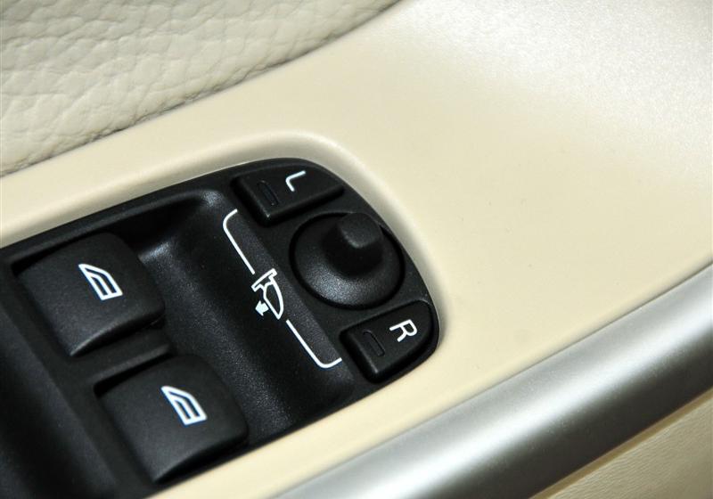 沃尔沃(进口) 沃尔沃XC60 2011款 2.0T 智雅版