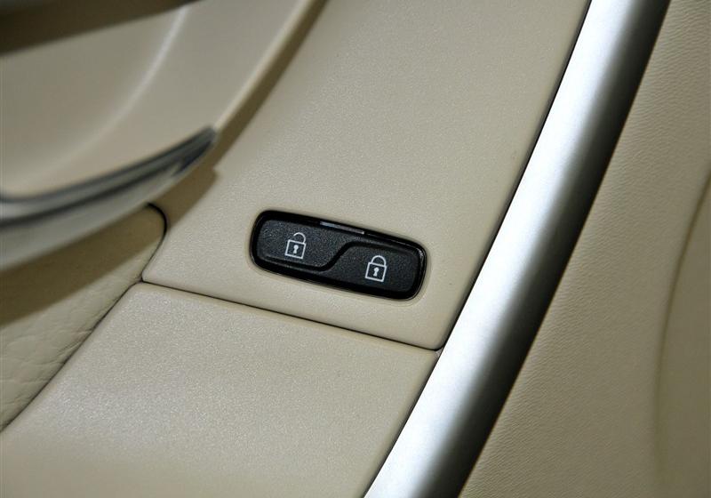 沃尔沃(进口) 沃尔沃XC60 2011款 2.0T 智雅版