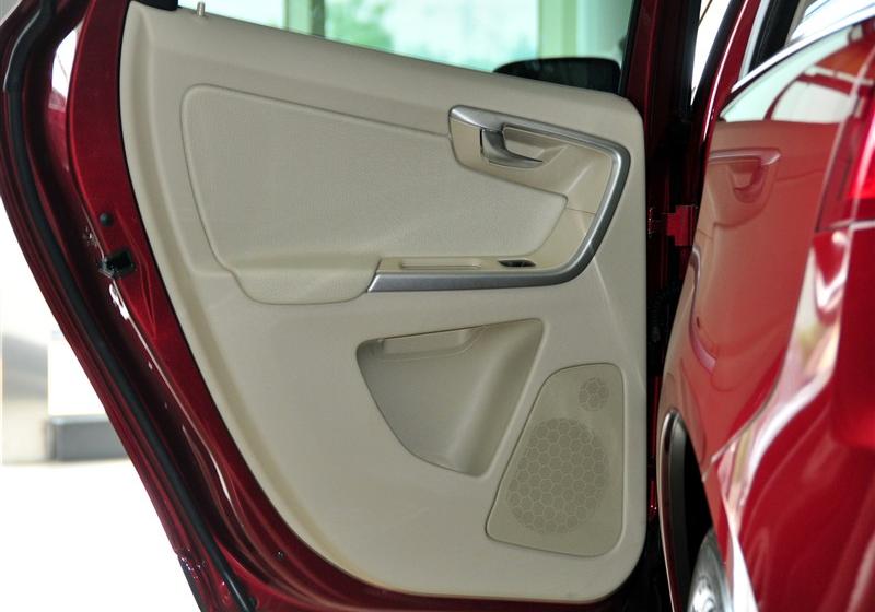沃尔沃(进口) 沃尔沃XC60 2011款 2.0T 智雅版