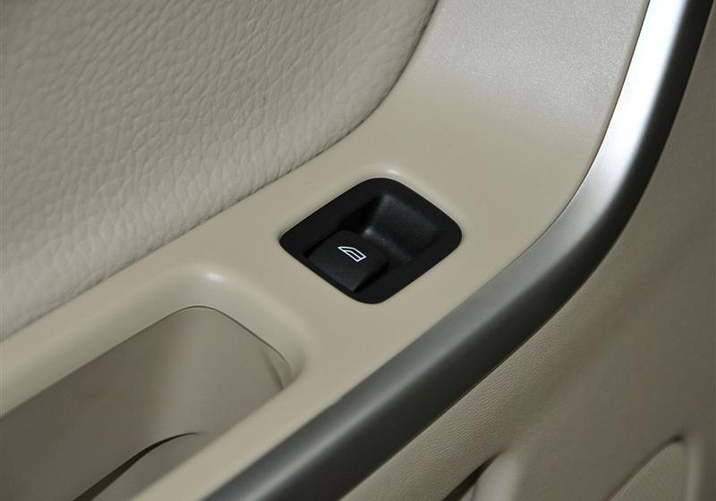沃尔沃(进口) 沃尔沃XC60 2011款 2.0T 智雅版