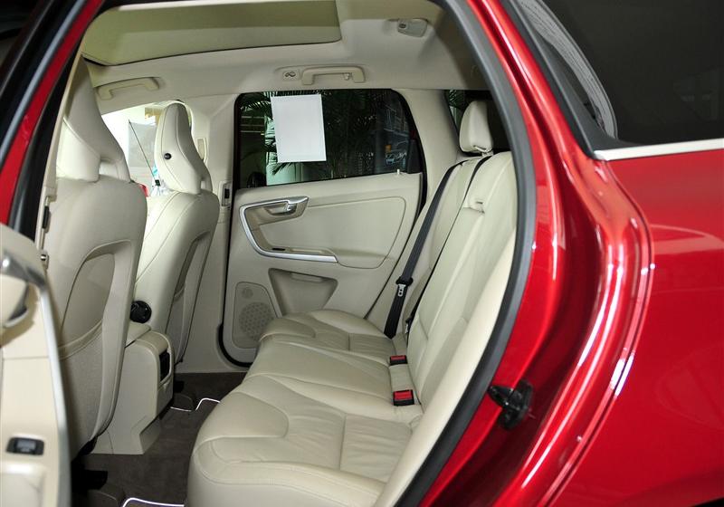 沃尔沃(进口) 沃尔沃XC60 2011款 2.0T 智雅版