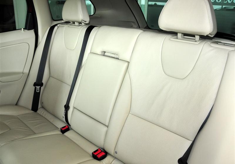 沃尔沃(进口) 沃尔沃XC60 2011款 2.0T 智雅版