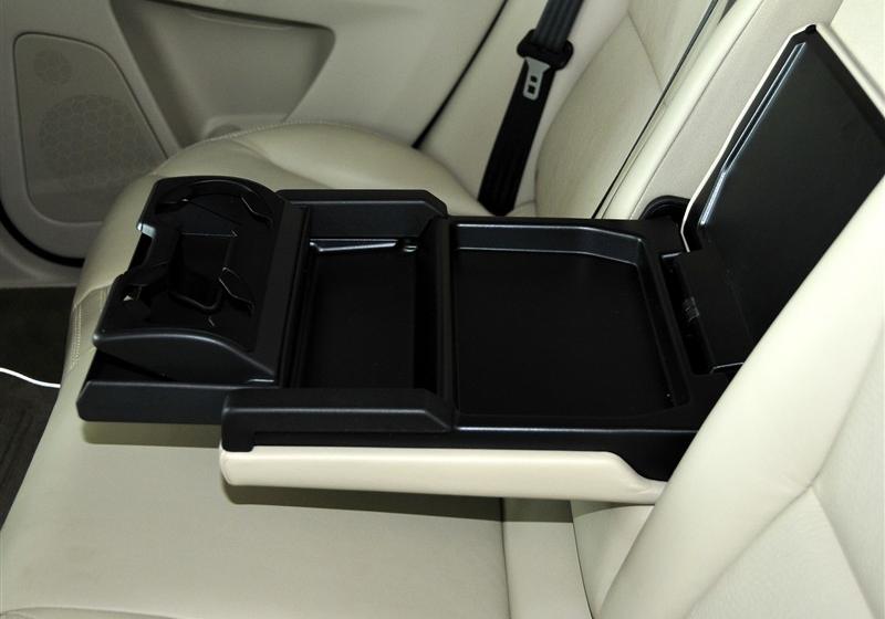沃尔沃(进口) 沃尔沃XC60 2011款 2.0T 智雅版