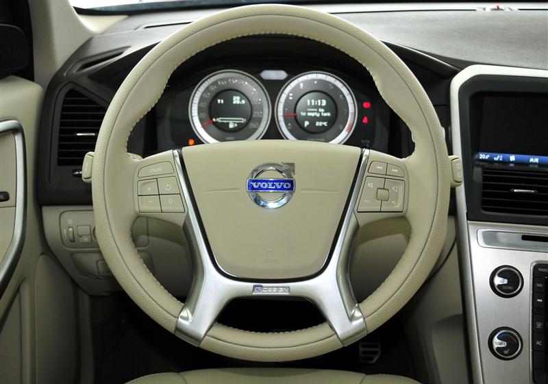 沃尔沃(进口) 沃尔沃XC60 2011款 2.0T 智雅版