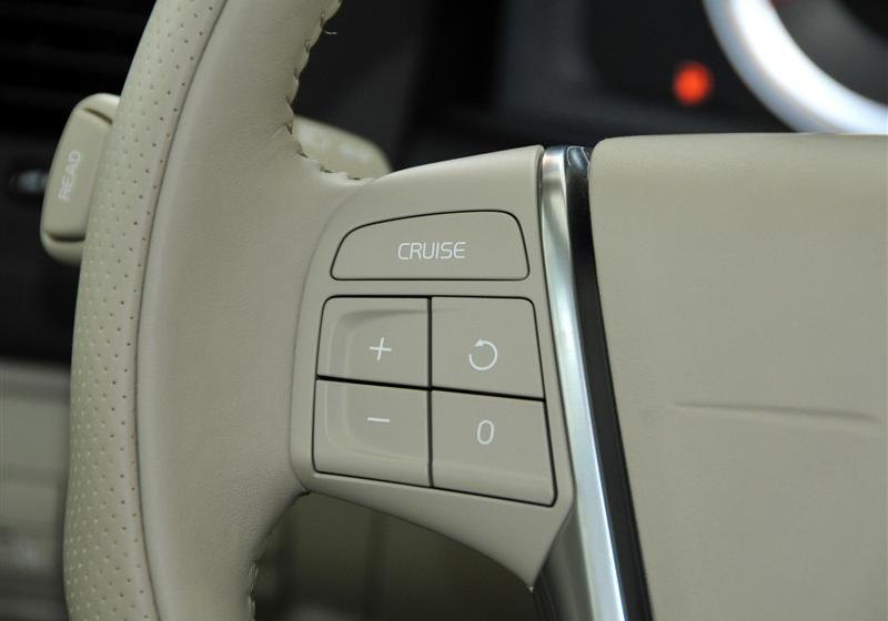沃尔沃(进口) 沃尔沃XC60 2011款 2.0T 智雅版