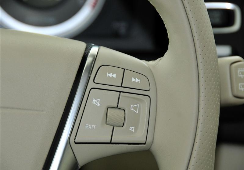沃尔沃(进口) 沃尔沃XC60 2011款 2.0T 智雅版