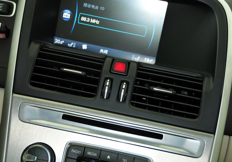 沃尔沃(进口) 沃尔沃XC60 2011款 2.0T 智雅版